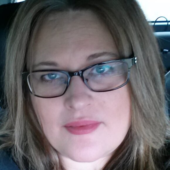 Meet your Posher, Leslie - Picture 1 of 1